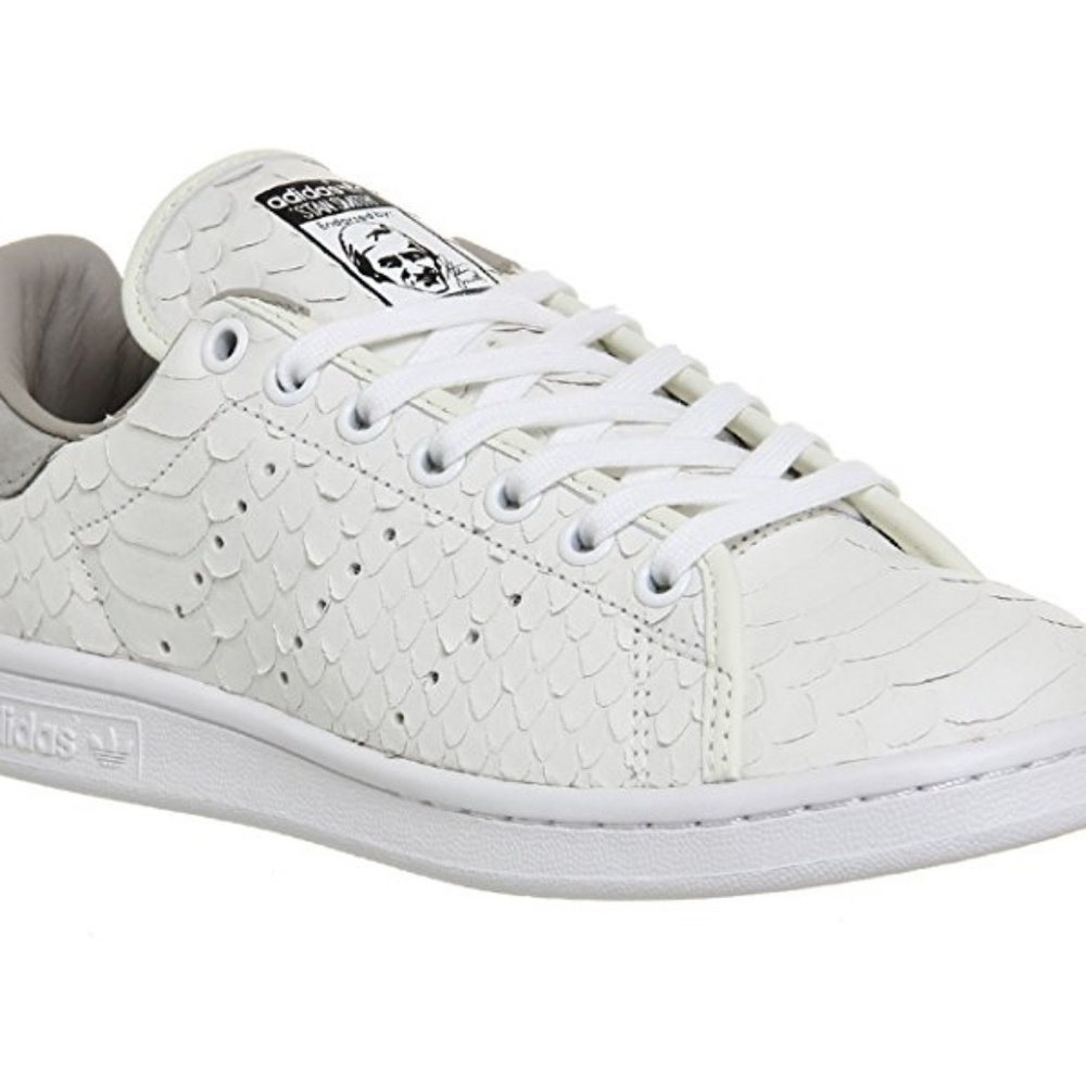 ISO: Adidas Stan Smith white snakeskin s80504